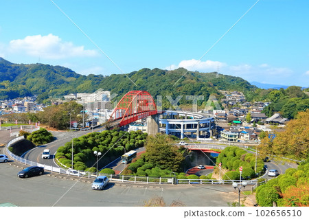 [Hiroshima Prefecture] Ondo Ohashi Bridge in clear autumn weather 102656510