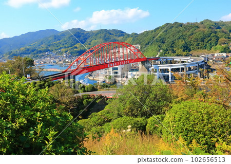 [Hiroshima Prefecture] Ondo Ohashi Bridge in clear autumn weather 102656513