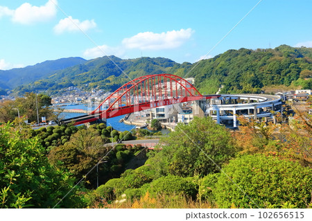 [廣島縣]秋天晴朗的音堂大橋 102656515