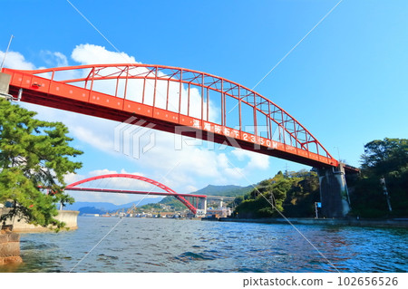 [Hiroshima Prefecture] Ondo Ohashi Bridge and Daini Ondo Ohashi Bridge in autumn weather 102656526