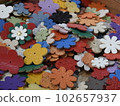 多彩的花卉裝飾 102657937