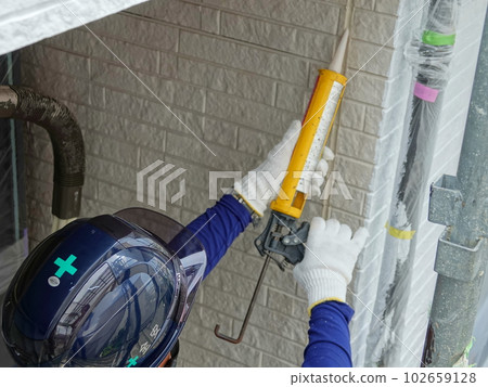 House painting 03 Joint caulking 102659128