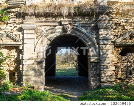 Medieval entrance tower of Chernelytsia Castle Medieval entrance tower of Chernelytsia Castle 102659436