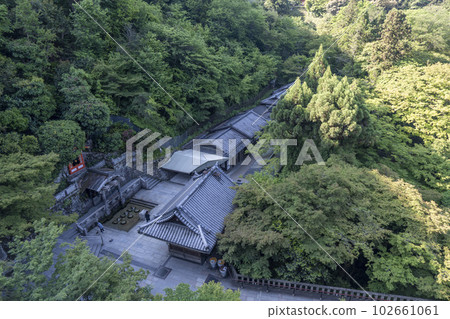 Mt. Otowa in early summer, Kiyomizu-dera Temple, Otowa Falls seen from the main hall (stage), Kyoto City, Kyoto Prefecture 102661061