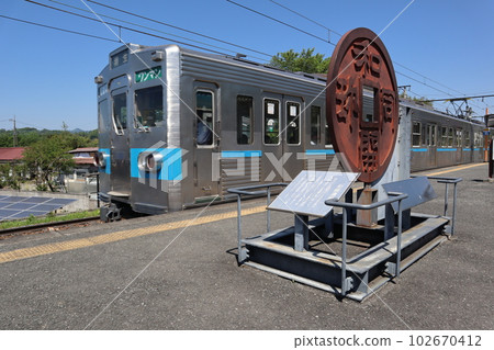 Chichibu Railway train stopping at Wado-Kurotani Station 102670412