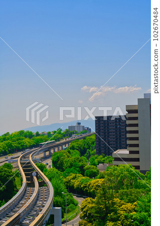 [Osaka Prefecture] June, Northern Osaka with a refreshing blue sky, Chugoku car and Osaka monorail 102670484