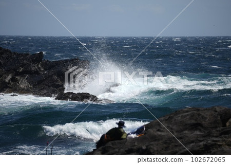 Wave 102672065