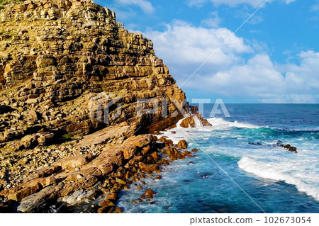 It is a beautiful landscape of Cape Town, a famous tourist attraction in South Africa. It is a beautiful landscape of Cape Town, a famous tourist attraction in South Africa. 102673054