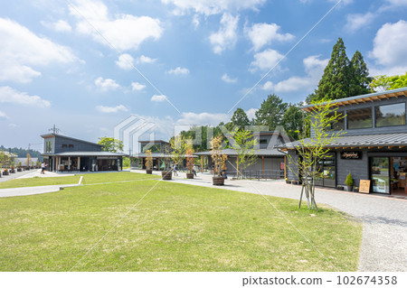 Fujinomiya City, Shizuoka Prefecture, store and square in Shiraito Falls Fujinomiya City, Shizuoka Prefecture, store and square in Shiraito Falls 102674358