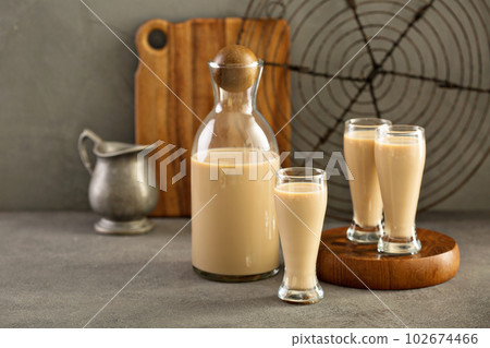 Homemade irish cream liquor Homemade irish cream liquor 102674466