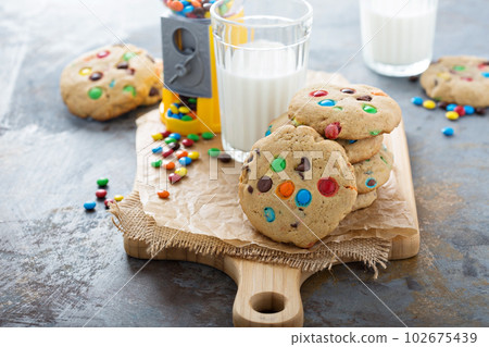 Chocolate chip and candy cookie 102675439