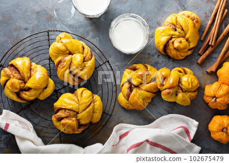 Pumpkin cinnamon yeasted knots Pumpkin cinnamon yeasted knots 102675479