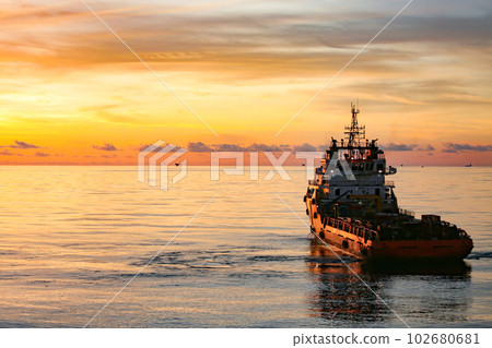 Offshore oil and gas industry and operated by technician petroleum. Worker walking to oil and gas plant for work as routine plan. Maintenance and Operation work scope in oil and gas plant. Offshore oil and gas industry and operated by technician petroleum. Worker walking to oil and gas plant for work as routine plan. Maintenance and Operation work scope in oil and gas plant. 102680681