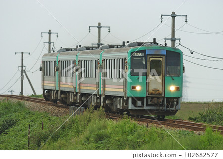 高山本線隼星-千里 JR West Kiha 120-350 + 348 + 352 + 351(富山) 高山本線隼星-千里 JR West Kiha 120-350 + 348 + 352 + 351(富山) 102682577