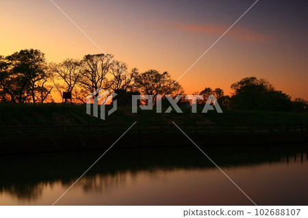Kitakami River dyed in the sunset 102688107