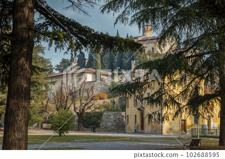 Beautiful park in the castle of the city of Brescia 102688595
