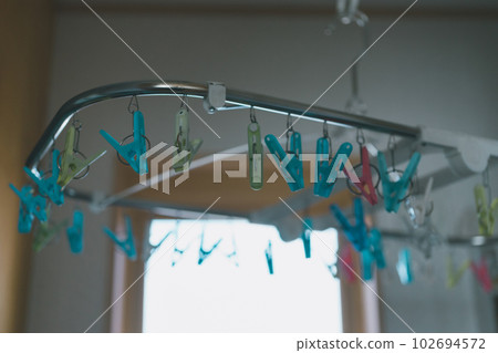 Laundry hanger 102694572