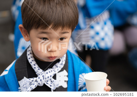 Children wearing festival happi coats Children wearing festival happi coats 102695181