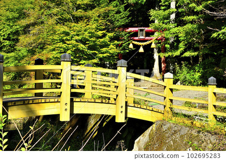 Yamanakako Village, Yamanashi Prefecture Ishiwari Shrine Approach Yamanakako Village, Yamanashi Prefecture Ishiwari Shrine Approach 102695283