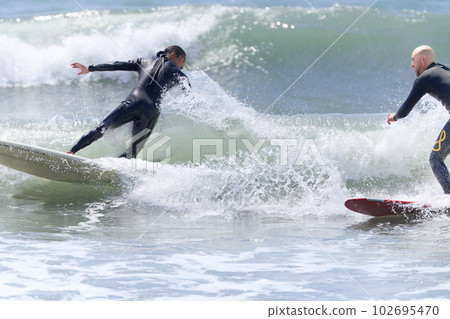 一個喜歡衝浪的人 102695470