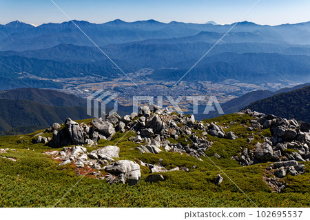 Central Alps, Southern Alps, Mt.Fuji and townscape of Inadani viewed from the main ridgeline traverse 102695537