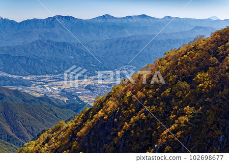 Central Alps in autumn leaves, Southern Alps, Mt. Fuji seen from the main ridgeline traverse 102698677