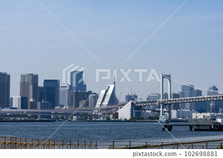 東京台場臨海港的風景 102698881