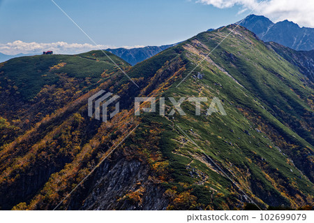 Mt. Hinokio and Mt. Utsugi seen from Nigorizawa Omine in the Central Alps 102699079