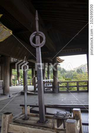 清水寺辨慶鐵木屐和手杖 清水寺辨慶鐵木屐和手杖 102699500