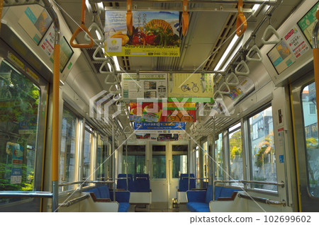 Inside the Enoshima Electric Railway 4 102699602