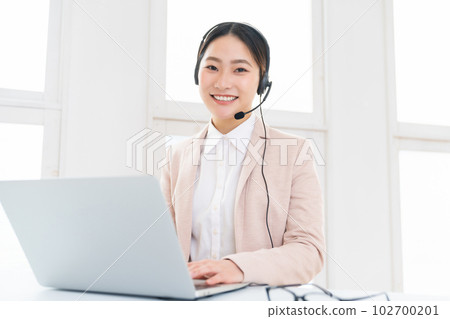 女商人計算機操作員 102700201