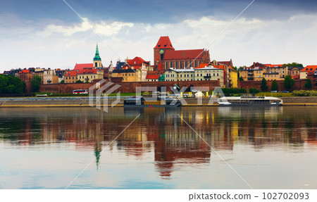 Torun with Cathedral Basilica across Vistula Torun with Cathedral Basilica across Vistula 102702093