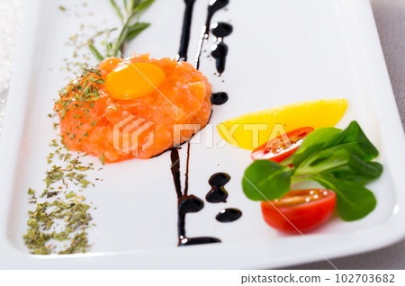 Recipe of Salmon tartare 102703682
