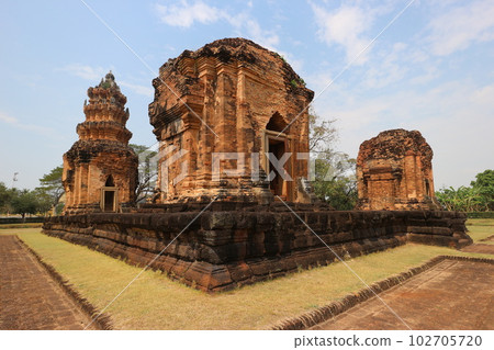 A park in Prasat Sikoraphum, Thailand 102705720