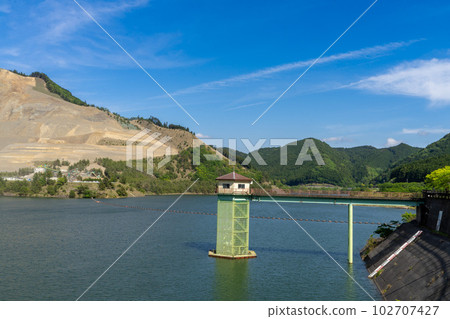 Aodo dam discharging water from the circle dam 102707427