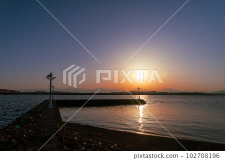 伊比伊比長良川河口的夜景 伊比伊比長良川河口的夜景 102708196