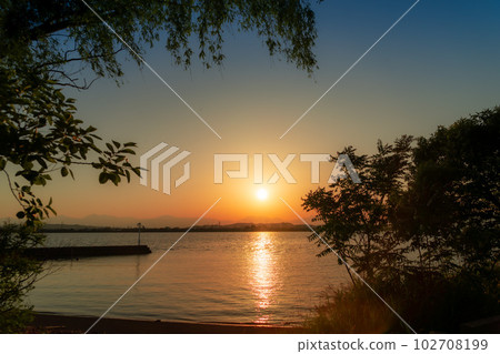 伊比伊比長良川河口的夜景 102708199