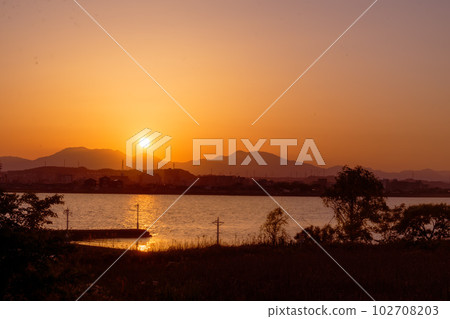 伊比伊比長良川河口的夜景 102708203