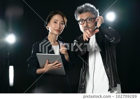 製片人導演 102709289