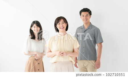 Casual male female 102710351