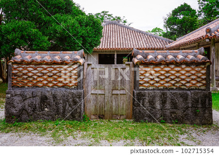 Jitoshiro's House, Native Okinawan Village (Motobu Town, Okinawa Prefecture) Jitoshiro's House, Native Okinawan Village (Motobu Town, Okinawa Prefecture) 102715354