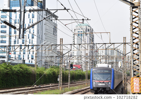 South Korea Seoul Suburban Train (Metropolitan Area Railway Line 1) 102718282