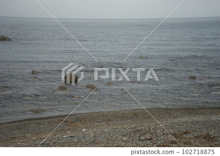 View of the coast in the Tomari district of Asahi Town, Toyama Prefecture View of the coast in the Tomari district of Asahi Town, Toyama Prefecture 102718875