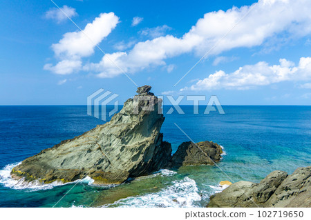 石垣島最西端的岡崎奇石 石垣島最西端的岡崎奇石 102719650
