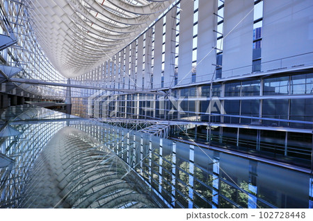 在東京國際論壇拍攝美麗的建築美 102728448