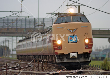 北陸本線加賀笠間~三河JR西日本485系列A09編隊(金澤)雷鳥 北陸本線加賀笠間~三河JR西日本485系列A09編隊(金澤)雷鳥 102733061