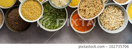 Grain cereals in bowls 102735706