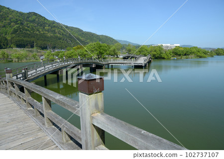滋賀縣高島市勝野乙女池太鼓橋 滋賀縣高島市勝野乙女池太鼓橋 102737107