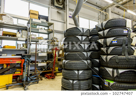 Auto Repair Shop - Tires and Tools 102747407