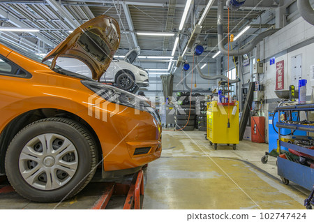 Automobile repair shop 102747424